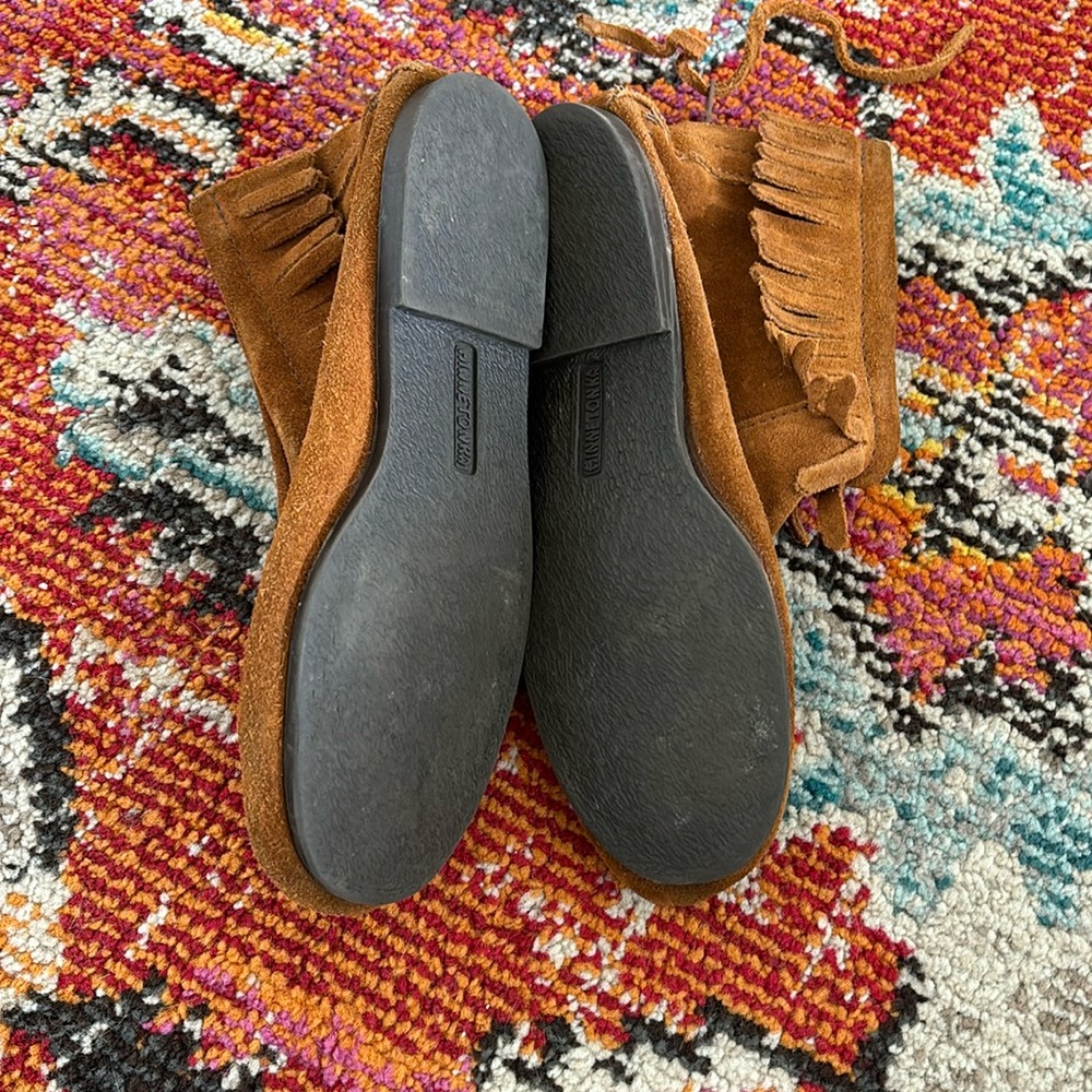 Minnetonka girls boots/moccasins.